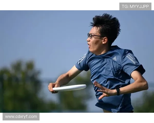 杭州飞盘队在攀岩联赛中以71分稳居积分榜首位