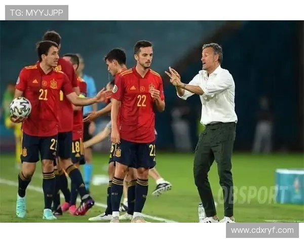 十年间西班牙与意大利足球的较量与辉煌历程回顾